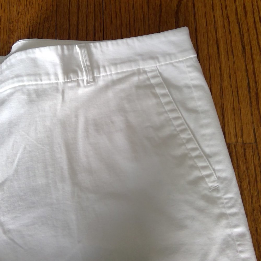 Talbots "Weekend" White Shorts - Picture 3 of 10